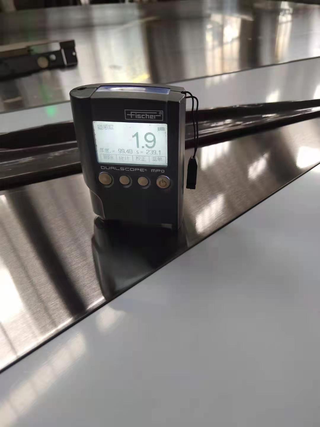 不鏽鋼油（yóu）墨拉（lā）絲板