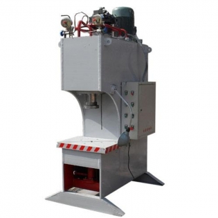 200噸單臂（bì）液壓（yā）機