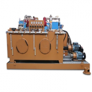 大型液壓係統傳遞能量的工作介質