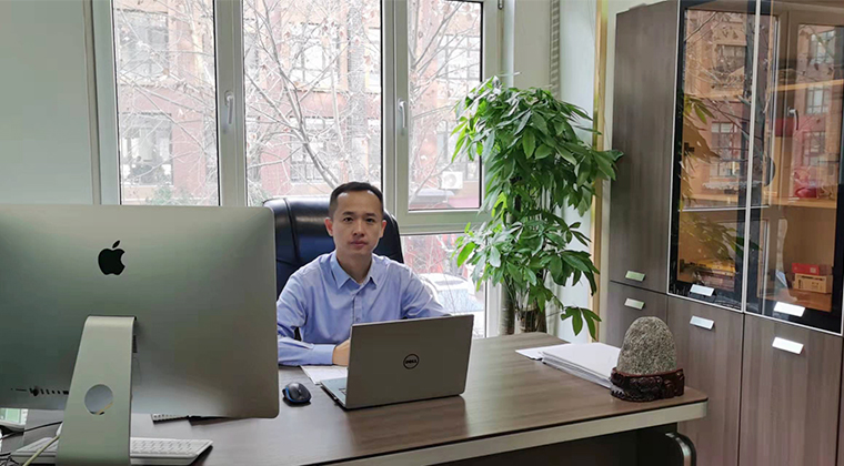 亚洲成色网（chéng）儀器總經理魏書坤